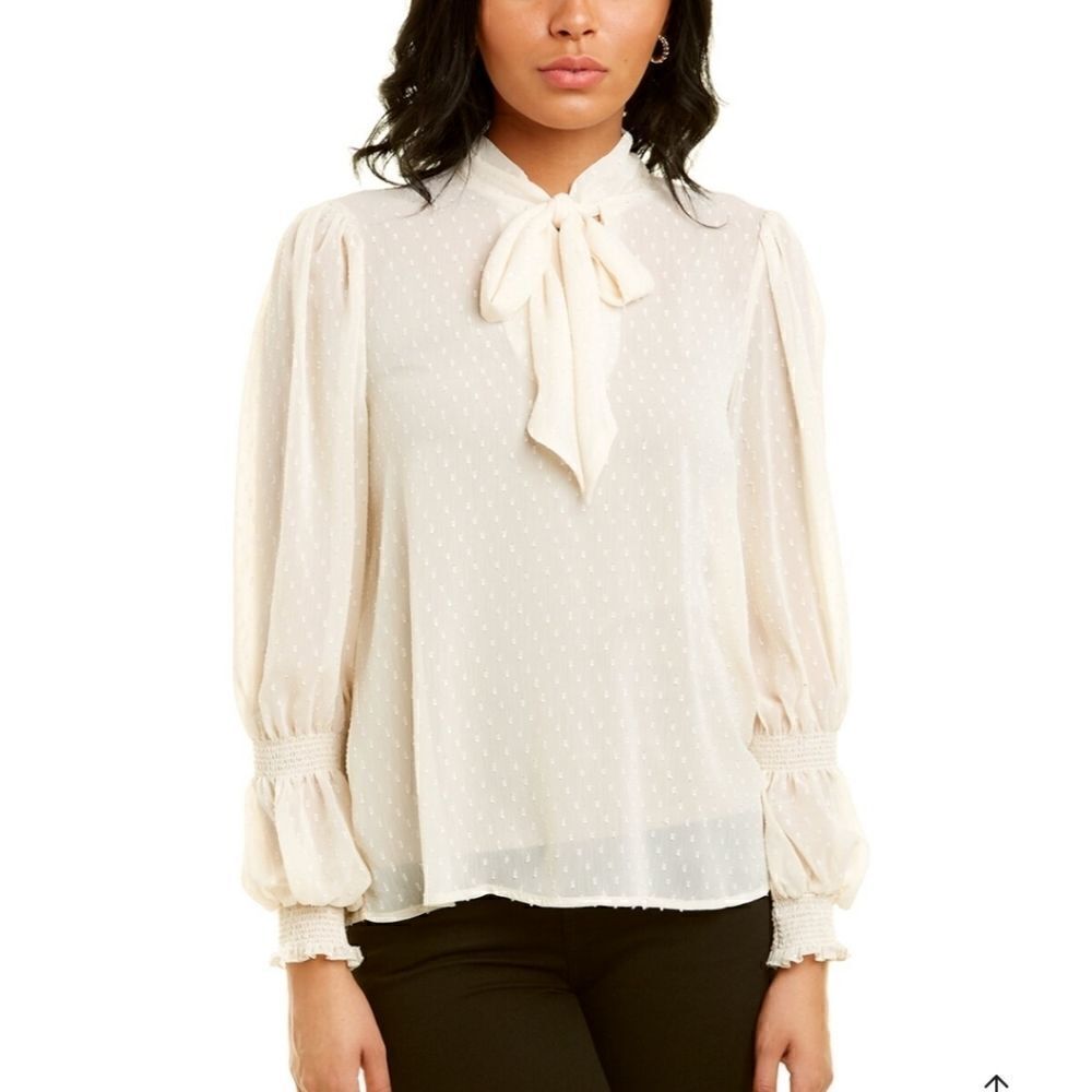 TRAFFIC
PEOPLE Long Sleeve Smocked Top